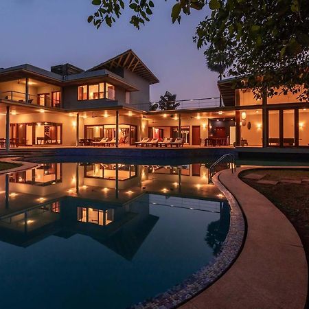 Jay House By Stayvista - Leisure Oasis With Pool, Snooker, Table Tennis & Foosball Fun 알리바그 외부 사진