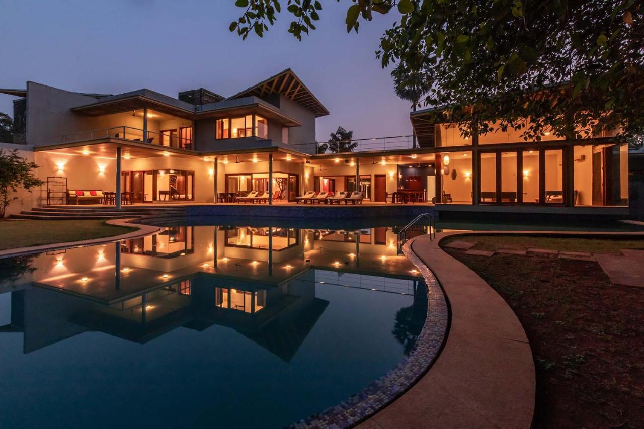 Jay House By Stayvista - Leisure Oasis With Pool, Snooker, Table Tennis & Foosball Fun 알리바그 외부 사진