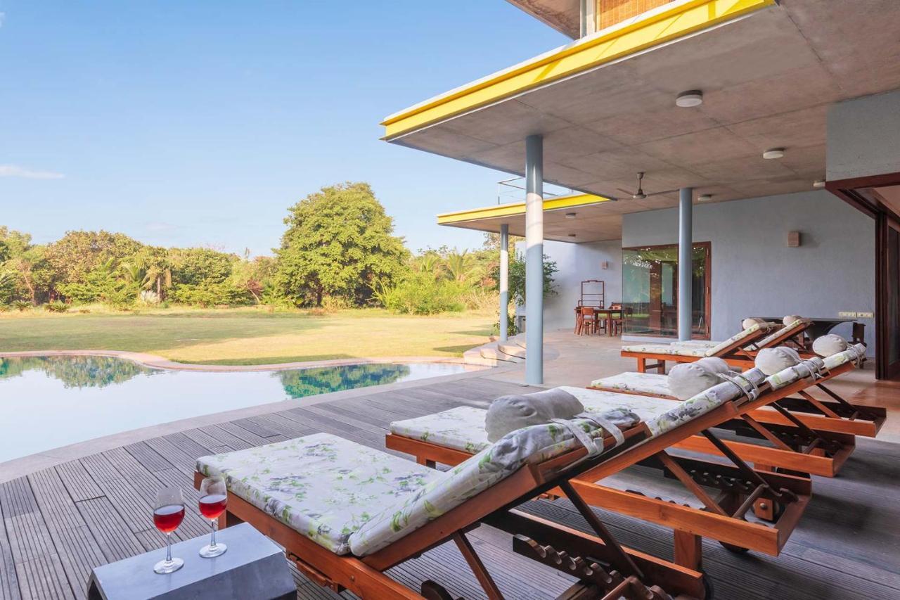 Jay House By Stayvista - Leisure Oasis With Pool, Snooker, Table Tennis & Foosball Fun 알리바그 외부 사진
